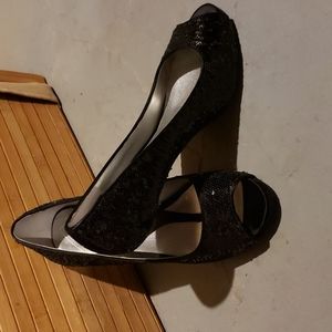 Guess Sequined pumps